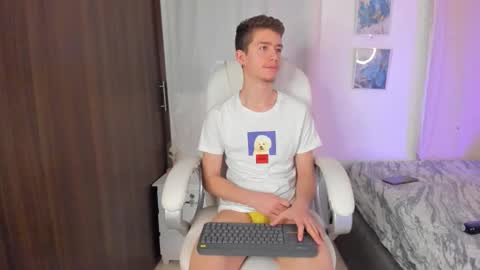 Manuel online show from 10-13-25, 02:11