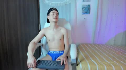 Manuel online show from 11-11-25, 03:06