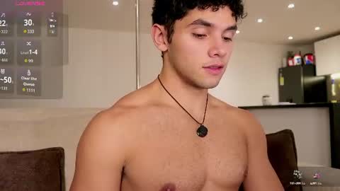 Snapshot of thiago_l chatting on 06-18-26, 01:06 Just Thiago online show from 06-18-26, 01:06
