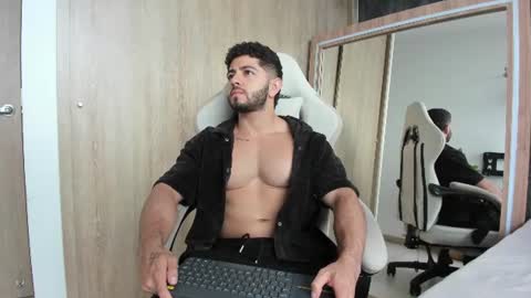 Snapshot of thiago_moretti chatting on 07-20-26, 10:23 THIAGO online show from 07-20-26, 10:23