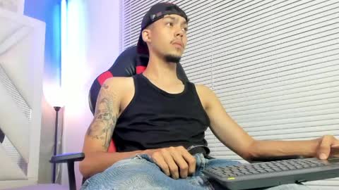 Snapshot of thiago_preston chatting on 06-03-26, 08:03 Thiago online show from 06-03-26, 08:03