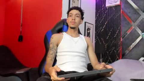Snapshot of thiago_preston chatting on 06-10-26, 07:35 Thiago online show from 06-10-26, 07:35