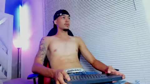 Snapshot of thiago_preston chatting on 06-14-26, 02:24 Thiago online show from 06-14-26, 02:24