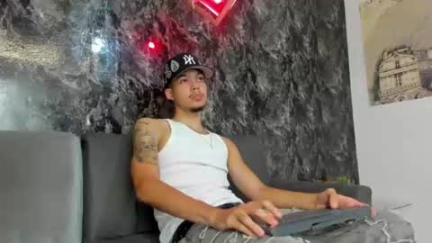 Snapshot of thiago_preston chatting on 07-14-26, 07:41 Thiago online show from 07-14-26, 07:41