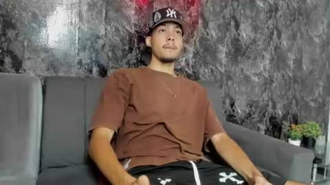 Snapshot of thiago_preston chatting on 07-16-26, 07:53 Thiago online show from 07-16-26, 07:53