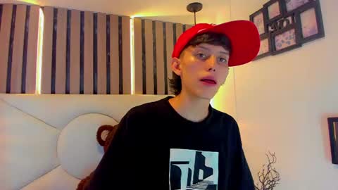 Snapshot of thiago_twink38 chatting on 06-22-26, 04:42 thiago_twink38 online show from 06-22-26, 04:42