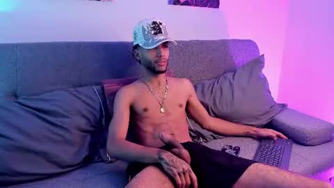 ThiagoFerreti online show from 07-10-26, 04:17