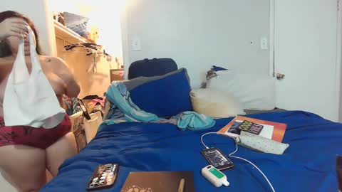 Snapshot of thiccxe chatting on 01-07-25, 06:05 GinWitDaJuice online show from 01-07-25, 06:05