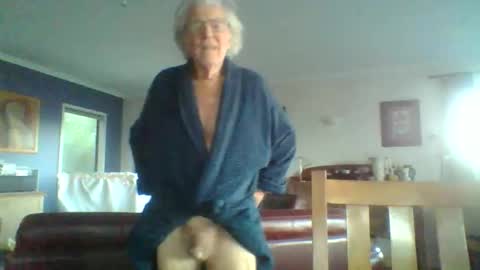 Snapshot of thickcockat71 chatting on 05-17-26, 07:43 Thickcockat71 online show from 05-17-26, 07:43