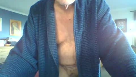 Snapshot of thickcockat71 chatting on 07-19-26, 08:23 Thickcockat71 online show from 07-19-26, 08:23