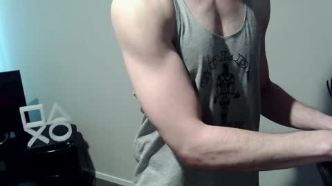 Snapshot of thicknjacked chatting on 09-11-25, 02:11 Thick AND Jacked online show from 09-11-25, 02:11