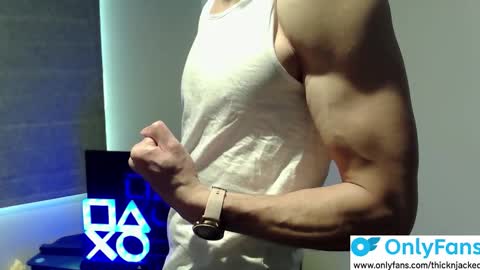 Snapshot of thicknjacked chatting on 09-18-25, 02:13 Thick AND Jacked online show from 09-18-25, 02:13