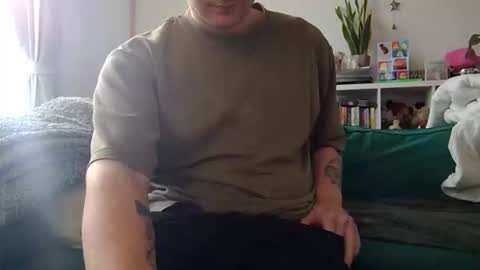 Snapshot of thickplantguy chatting on 11-16-25, 01:06 thickplantguy online show from 11-16-25, 01:06