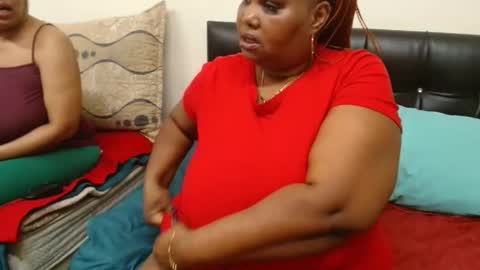 Snapshot of thicksexymellons chatting on 04-19-26, 07:27 Pat online show from 04-19-26, 07:27