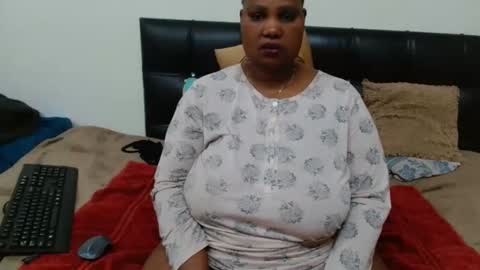 Snapshot of thicksexymellons chatting on 05-17-26, 08:38 Pat online show from 05-17-26, 08:38