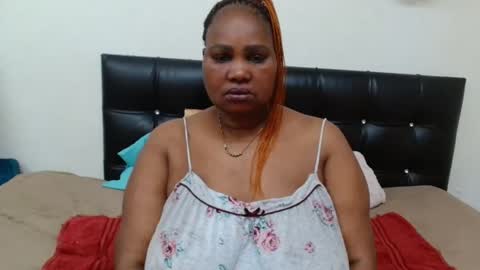 Snapshot of thicksexymellons chatting on 05-20-26, 12:33 Pat online show from 05-20-26, 12:33