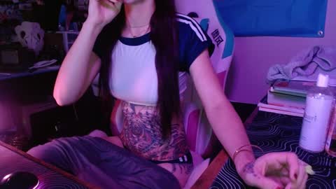 Snapshot of thighsnacks chatting on 12-04-24, 09:46 snacks online show from 12-04-24, 09:46