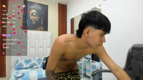 Snapshot of thiiago_collins chatting on 06-25-26, 11:31 THIAGO COLLINS online show from 06-25-26, 11:31