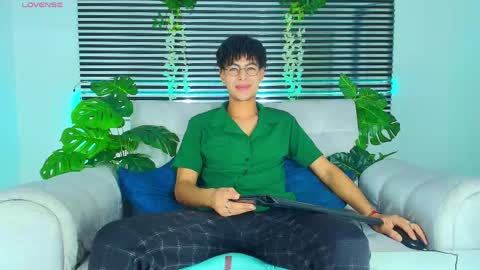 Thiago Saenzz online show from 04-13-26, 03:39