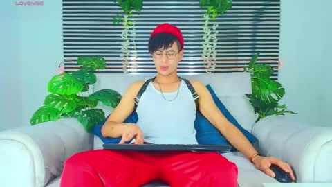 Thiago Saenzz online show from 04-16-26, 02:45