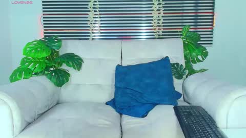 Snapshot of thiiagosaeenz chatting on 04-21-26, 05:50 Thiago Saenzz online show from 04-21-26, 05:50