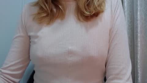 Snapshot of thin33 chatting on 02-13-26, 02:18 sara online show from 02-13-26, 02:18