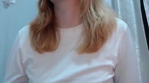 Snapshot of thin33 chatting on 02-16-26, 02:29 sara online show from 02-16-26, 02:29