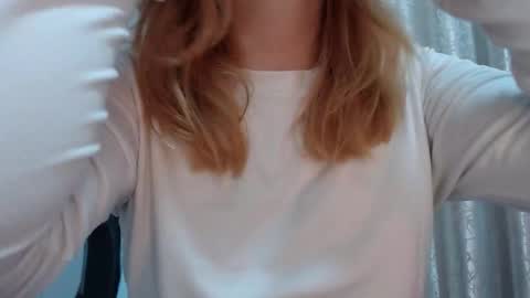 Snapshot of thin33 chatting on 02-25-26, 03:16 sara online show from 02-25-26, 03:16