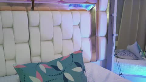 Snapshot of thin_eva chatting on 05-18-26, 12:40 Eva online show from 05-18-26, 12:40