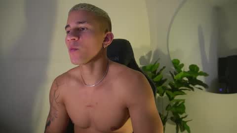 thin_tommy11 online show from 03-18-26, 10:24