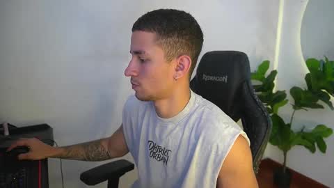 thin_tommy11 online show from 05-18-26, 08:03