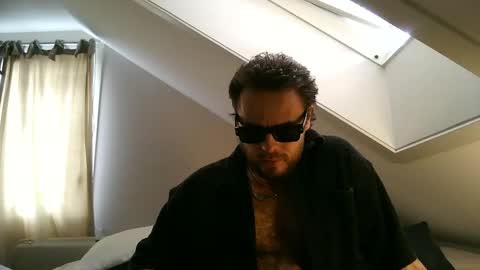 Snapshot of thinkingaboutthisnewgirl chatting on 03-12-25, 09:34 Thinking About This New Girl online show from 03-12-25, 09:34