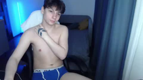 Snapshot of thomas617826 chatting on 02-15-25, 09:26 Thomas Hill online show from 02-15-25, 09:26