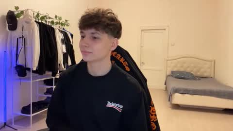 Snapshot of thomas617826 chatting on 11-22-25, 08:19 Thomas Hill online show from 11-22-25, 08:19