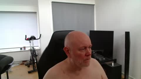 thomas806035 online show from 08-02-26, 09:52