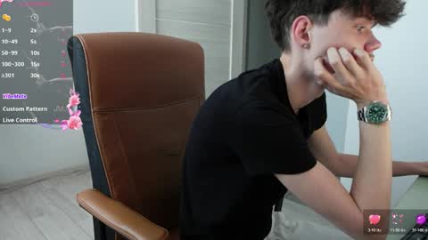 Snapshot of thomas_brons chatting on 06-02-26, 05:09 THOMAS BRONS online show from 06-02-26, 05:09