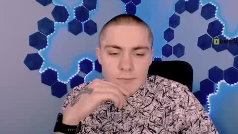 thomas_crow online show from 11-21-25, 09:41