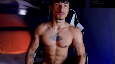 Snapshot of thomas_fit1 chatting on 05-06-26, 04:08 Thomas 3 JUST STAY AND BE MY LAST LOVE online show from 05-06-26, 04:08