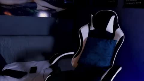 Snapshot of thomas_fit1 chatting on 05-07-26, 03:34 Thomas 3 JUST STAY AND BE MY LAST LOVE online show from 05-07-26, 03:34