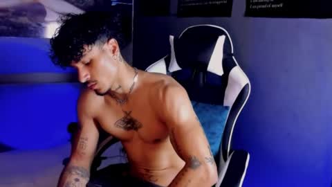 Snapshot of thomas_fit1 chatting on 05-09-26, 04:50 Thomas 3 JUST STAY AND BE MY LAST LOVE online show from 05-09-26, 04:50