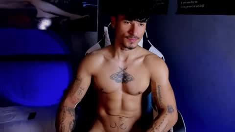 Snapshot of thomas_fit1 chatting on 05-11-26, 03:12 Thomas 3 JUST STAY AND BE MY LAST LOVE online show from 05-11-26, 03:12