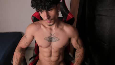 Snapshot of thomas_fit1 chatting on 05-30-26, 03:58 Thomas 3 JUST STAY AND BE MY LAST LOVE online show from 05-30-26, 03:58