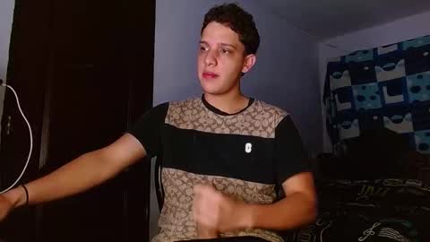 Snapshot of thomas_may4rs chatting on 11-21-25, 08:46 ---Thomas--- online show from 11-21-25, 08:46