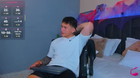 Thomas online show from 10-25-25, 12:23