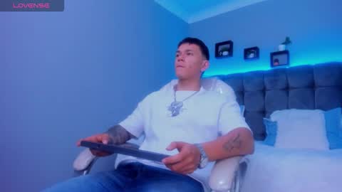 Thomas online show from 11-30-25, 02:10