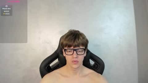 Snapshot of thomas_shelbivip chatting on 06-19-26, 09:18 Tomas online show from 06-19-26, 09:18