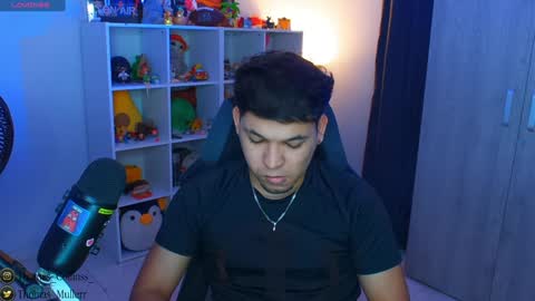 Snapshot of thomascollins__ chatting on 01-18-25, 08:20 Thomas online show from 01-18-25, 08:20