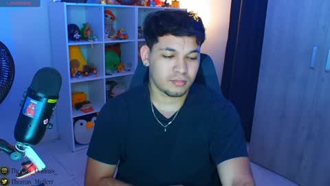 Snapshot of thomascollins__ chatting on 01-19-25, 08:07 Thomas online show from 01-19-25, 08:07