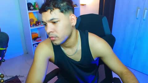 Snapshot of thomascollins__ chatting on 03-08-25, 07:27 Thomas online show from 03-08-25, 07:27