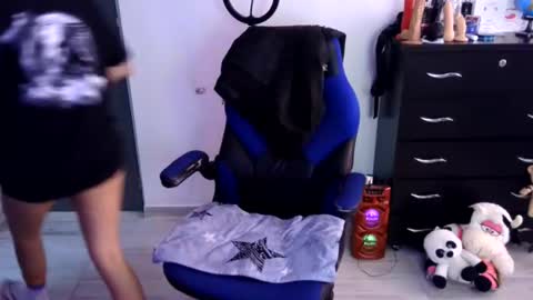 Snapshot of thomascooper_cams chatting on 06-28-26, 06:14 VALERIA online show from 06-28-26, 06:14